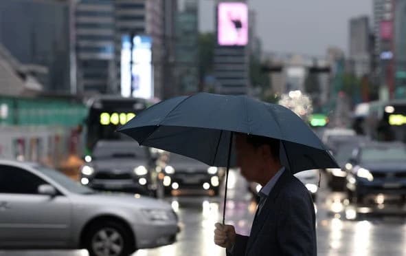 오후 소나기 예상…내륙 곳곳 우산·교통안전 주의