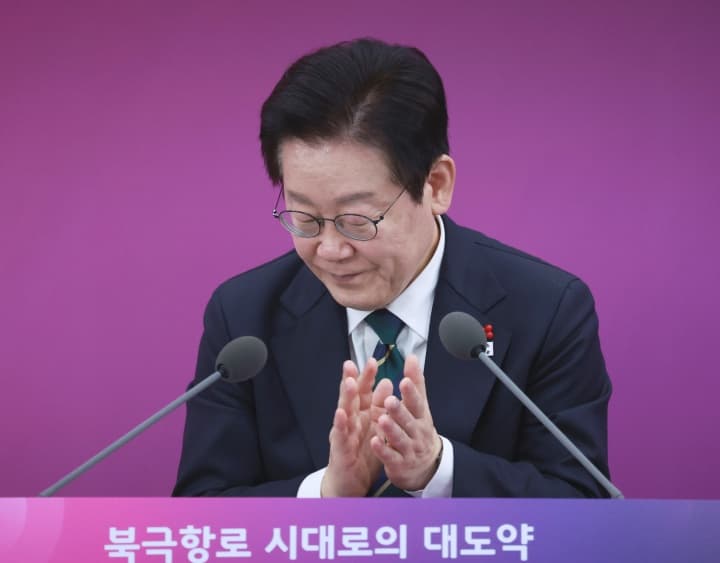 대통령 업무보고 생중계, 국민 관심 높이면 삶도 나아진다