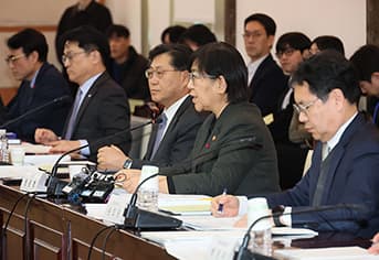 내 노후 자산 지킴이 국민연금, 더 튼튼한 운용 위해 투자 전략 바꾼다