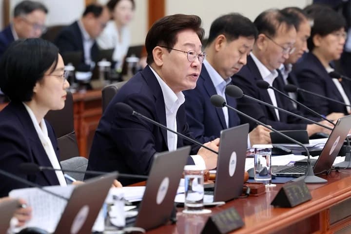 이 대통령 “올해 성장률 3%·무역 4강·소득 5만불 원년으로”