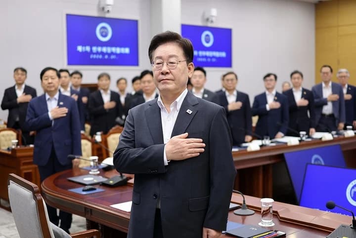 이 대통령 "청렴도 31위 부끄러운 일…반부패 원칙 예외 없이