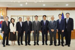 김민석 총리, 한일포럼 일본 대표단과 접견