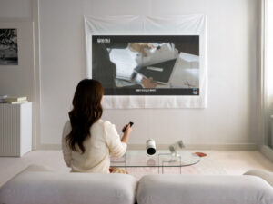 우리 집이 극장으로 변신한다! 삼성 AI 프로젝터, 스마트한 시청 경험 선사한다