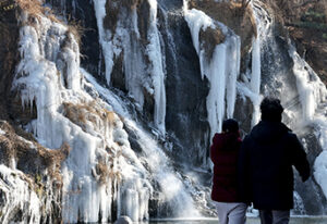 어르신, AI 스피커가 한파 위험 미리 알려준다! 매일 3번 맞춤형 예보로 건강 지킨다
