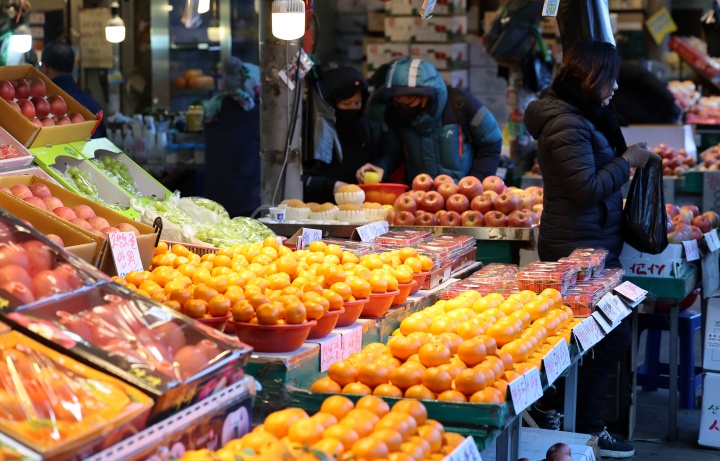 설맞이 역대급 혜택 쏟아진다! 장보기 최대 50% 할인, 통행료 면제까지 받는다