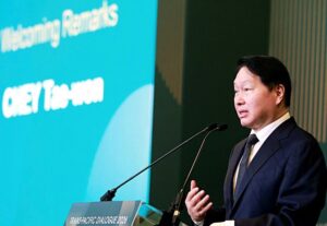 SK 최태원 회장, 워싱턴에서 한국 경제 위기 해법 찾는다