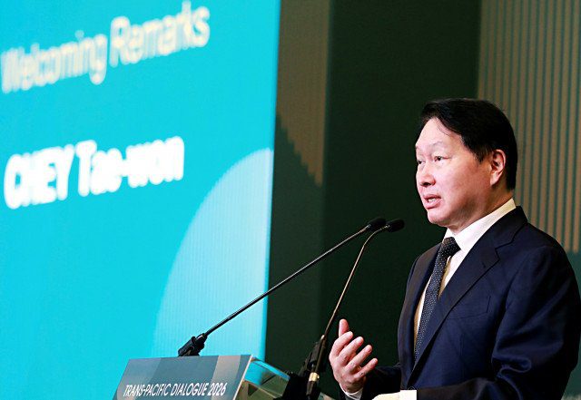 SK 최태원 회장, 워싱턴에서 한국 경제 위기 해법 찾는다