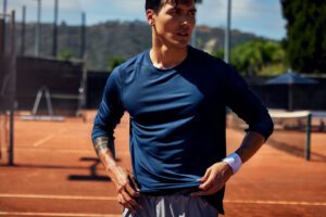 이제 땀자국 걱정 끝, 땀 숨겨주는 신소재 섬유 등장