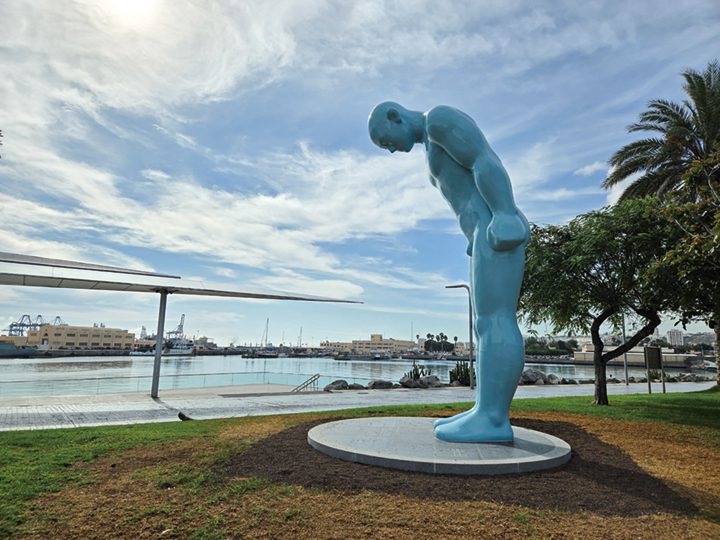 카페에 둔 노트북이 보여주는 우리의 특별한 자부심