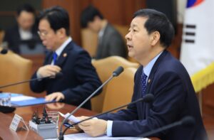 화물차·버스·택시 기사, 기름값 지원금 더 받는다